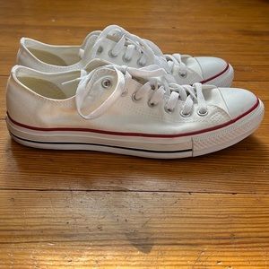Mens White Chuck Taylor All Star Converse size 9.5